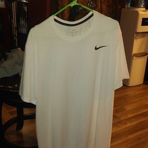 Nikes Dry - Fit shirt